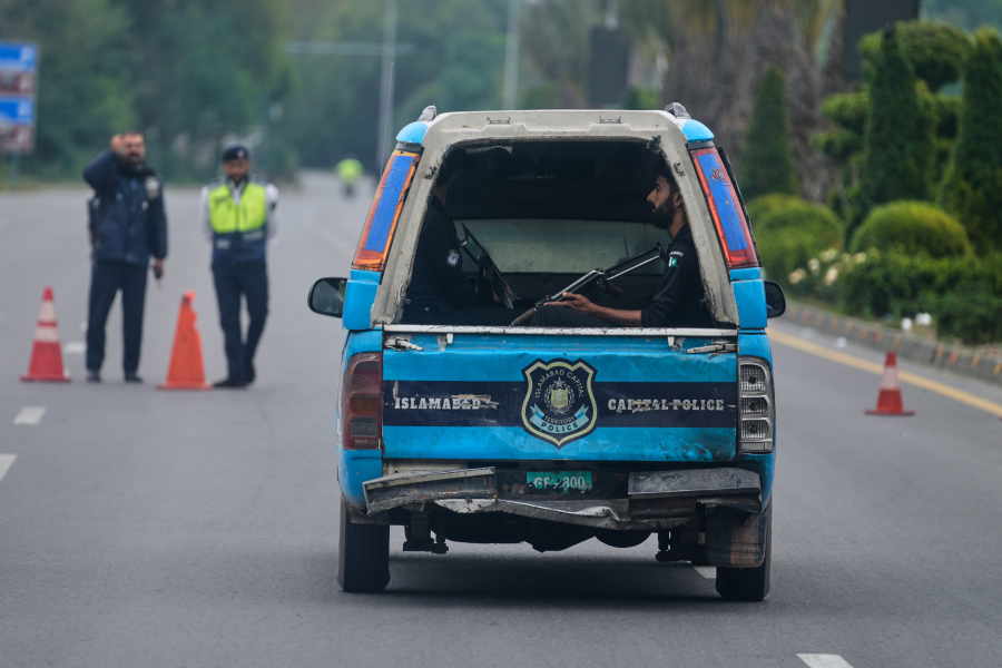 59f1696f32964d14029c76bf1ed40591 L