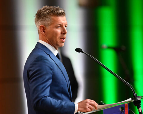 5af690073cf069d75f9a85c302858540 L