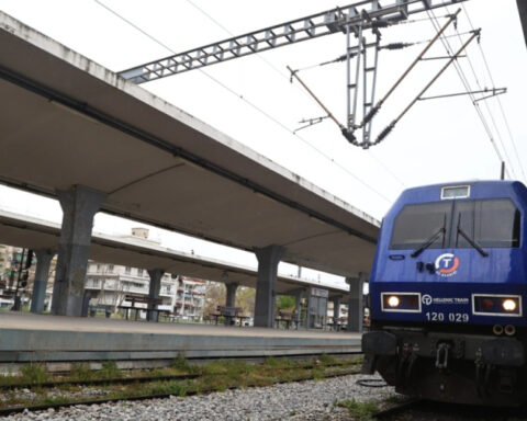 5e60239b9749c0d28b1990bf7518f062 L