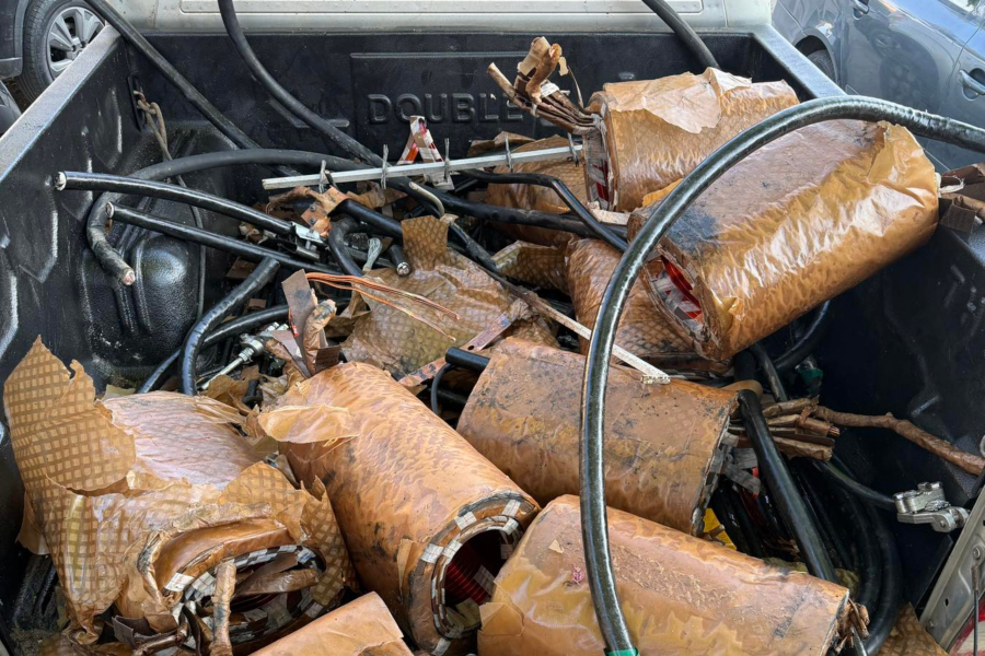 6899318fcc96de0799d036179d8b5248 L