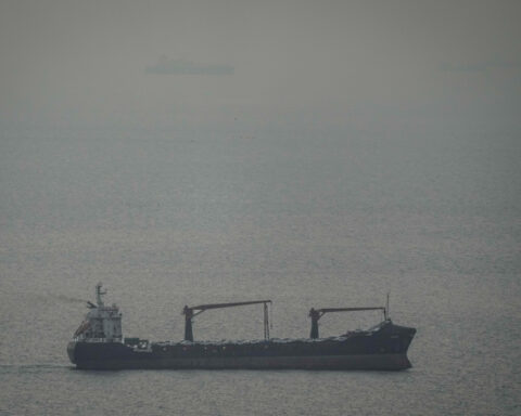 6ae7e244dc2393b3a8297c7ba55d4f03 L