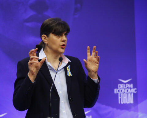 6da5af1c20273cbc1dd724c8551c5f7c L