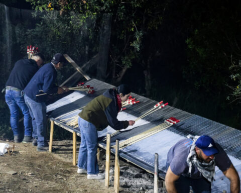 76868d412ce7ae3fe1c1bcd56d1b6267 L