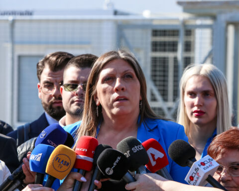 77fe0e18285ddff2e56e4c2ca8ae3d2e L