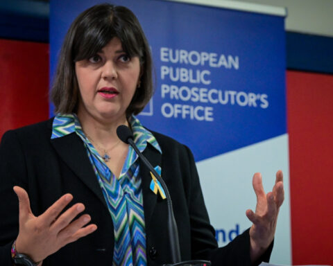 7cbd8c78faa722acd4c7be64129e35e7 L