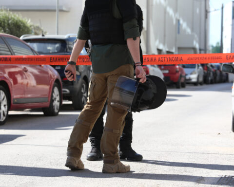 8468eeff780ed40e5a07de710d679269 L