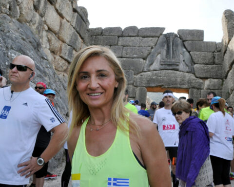 888018d2fc62a91a5ed0de8147838fce L