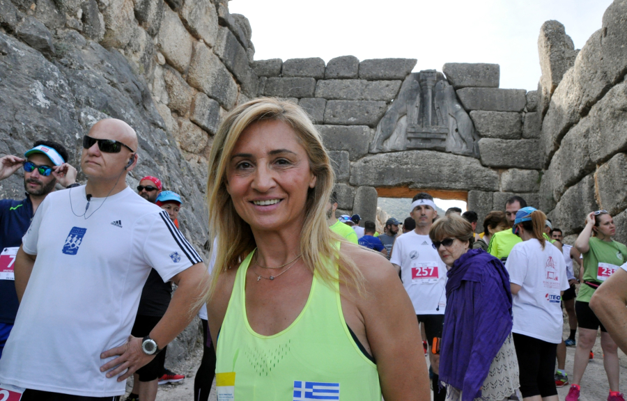 888018d2fc62a91a5ed0de8147838fce L