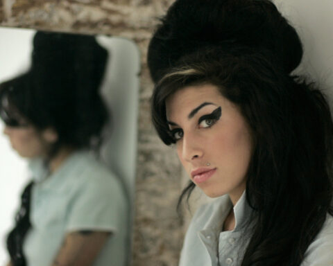 8cb7254b12a5a6fbcb5964eeb0f9bea1 L