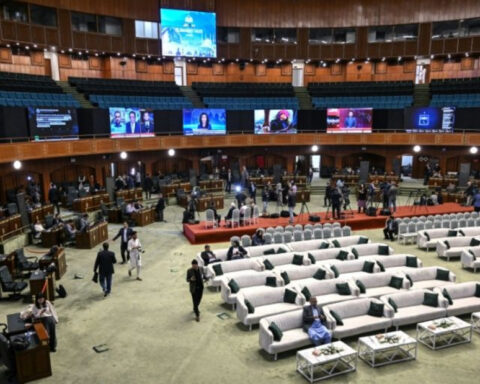 8ce09a8bdc279af061967a0c09628e82 L