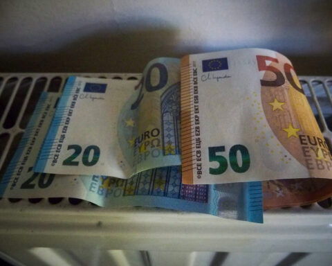 8ec743d9ebb24c5b760fdb6544fc9330 L