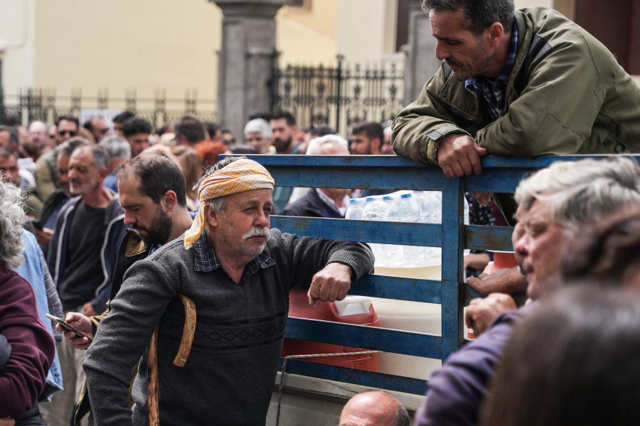 8ff79effdb6e667fb9e9ea3c9fb9e689 L