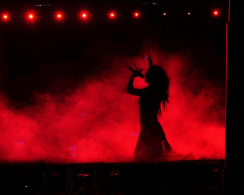 99b4b48890b0df976fbf5450a7690053 L