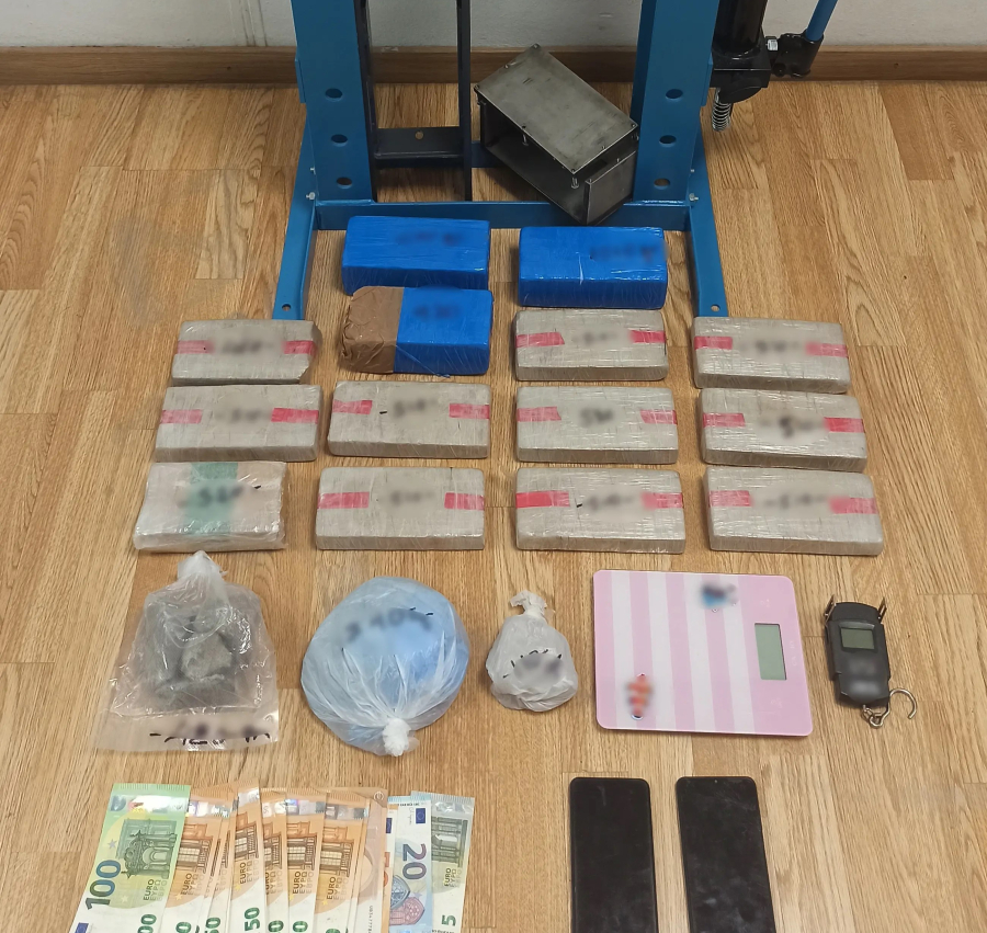 9a3c7f9bc943c39887887f0544fa372a L