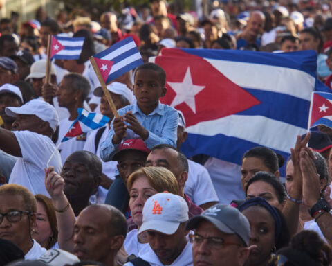 9b68a38289e75520d3cd3b02a735e885 L