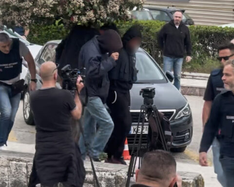 ab1f41f7433aca25bd73e6deb189e193 L