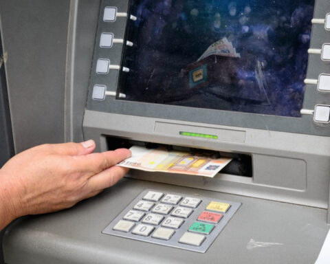 ac5a7b6756a8005848695445647d39b7 L