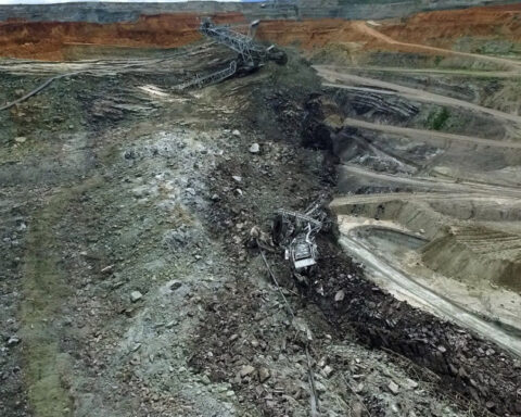 bba39ce9d4bd14d56630941fd71b46e3 L