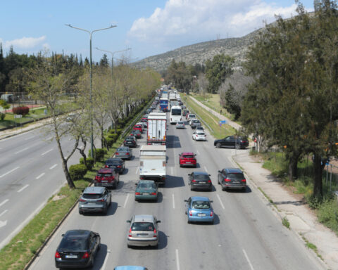 c22bb9bbf294ae591d573699408d0d25 L