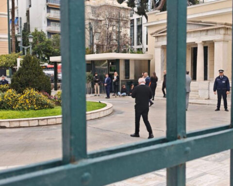 c4ab838ff28b00b769aa05a1b78d9fe2 L