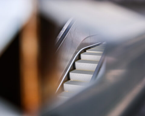 c699d3f11e8ec82bed173d624e8046a6 L