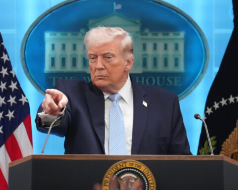 c89104cddd080a89d8b699e0b09dd38e L 2