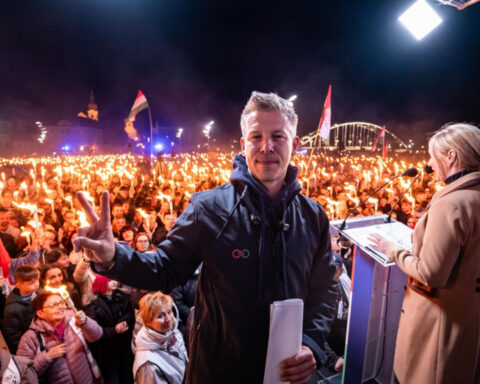 ca41e390af98349b02aa0dea4bd24edc L