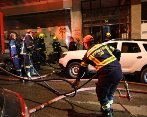 caafa5fba977d9ccd48445ff2877fe49 L