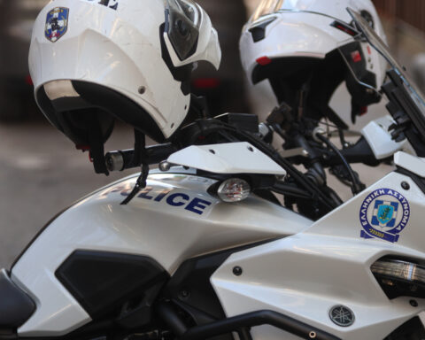 d05fe166bb6eb8d57565d3d1609f18b2 L