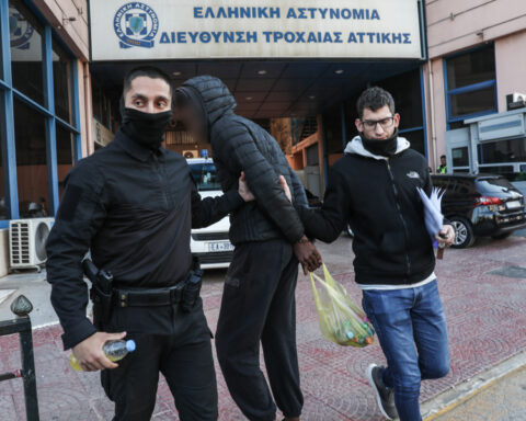 d32bb579d3f830f6c3fc2df631c3470c L