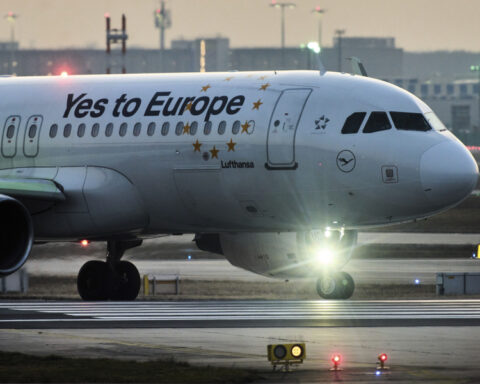 d3ef8222facfaaeb2172141ee2e4e883 L