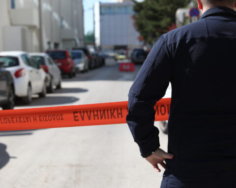 d6e2cc064f2f82cb0d8f1a7ccf43b1c7 L