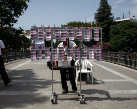 e052556a40a614fc99bc3b2e543c5e71 L