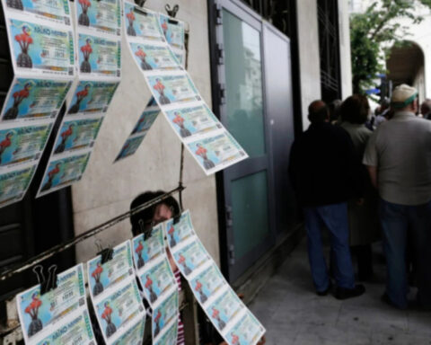 e106d1db0aad84d772a255f22b634576 L