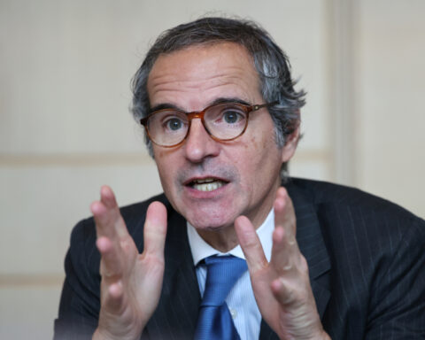 e6bf7e17494eb61f59bbbeebedd44b88 L