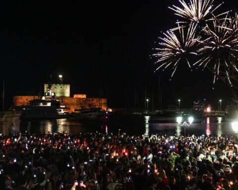 ec9809e62f1f1d4a05060ae1d3017a05 L