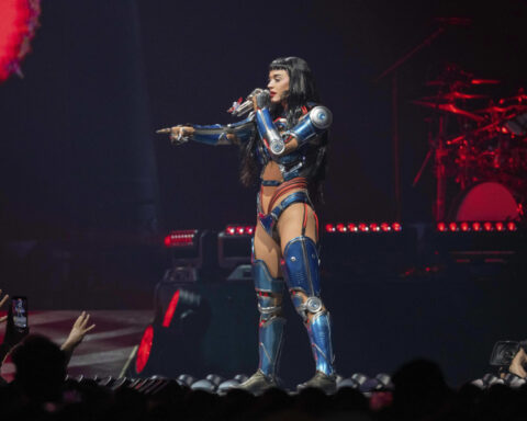 eda40983be634e6bd602fd332aab736a L