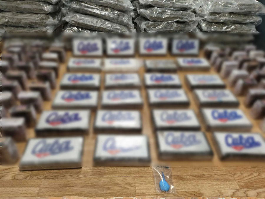 f24a71fb21ecf9c6d55d8b54e8ebe0f2 L