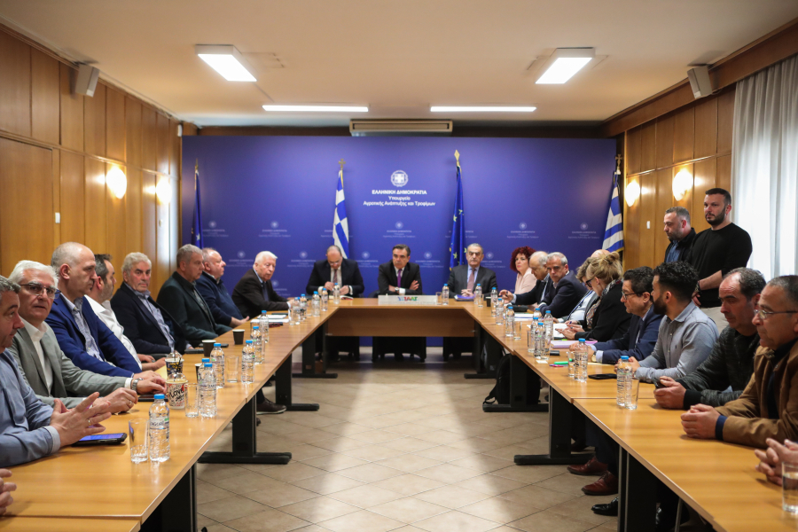 fb46b7855ce82ff712ab84ae930983f6 L