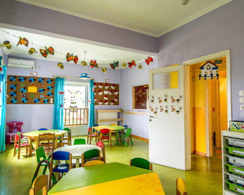 paidikoi stathmoi melissia egkatastaseis 42