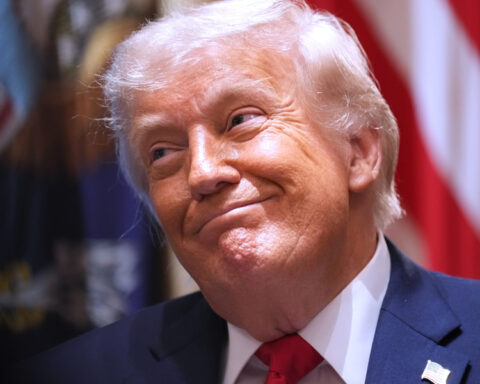 35b827e9f9bc6dacbd4b6f6405e8d533 L