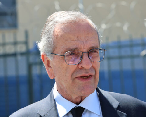 1ebde6c0e25a113bd189673fb1fb4d58 L