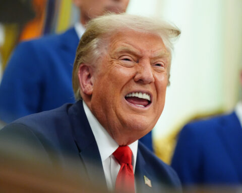 538302d0432015f35eb8e545f5855278 L