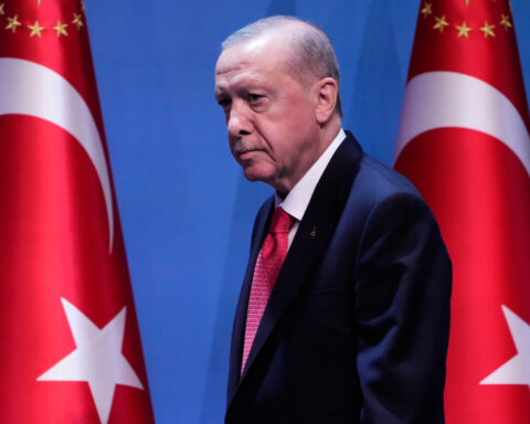 1ef57bc777f2ecd5025dfcf0babf3696 L