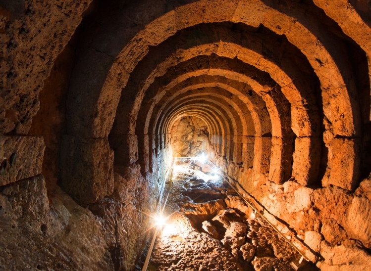 nekromanteio 0
