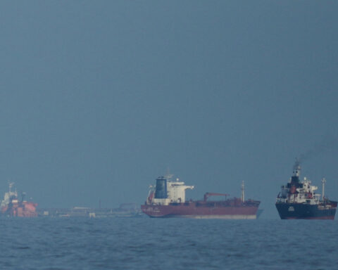 7f31312edada0a54696b069578d37775 L